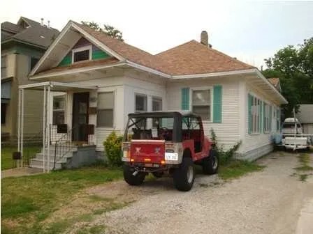 1807 West Maple